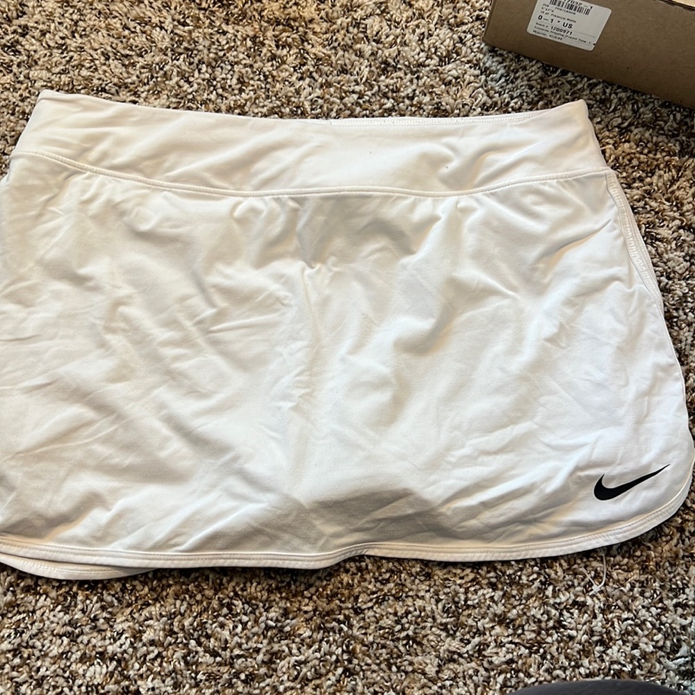 White Athletic Skirt Nike Size Large